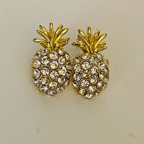 Elegant Gold Pineapple Earrings - Picture 2 of 7